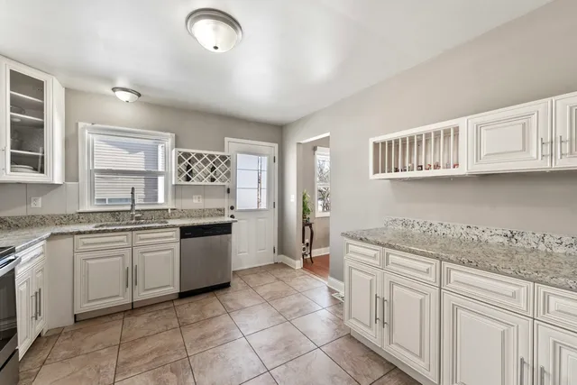 $365,000 | 727 Lacy Avenue, Streamwood, IL 60107