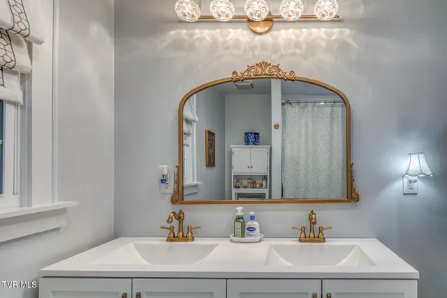 $385,000 | 501 Golf Course Drive, Elizabethton, TN 37643