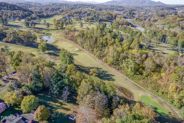 $385,000 | 501 Golf Course Drive, Elizabethton, TN 37643