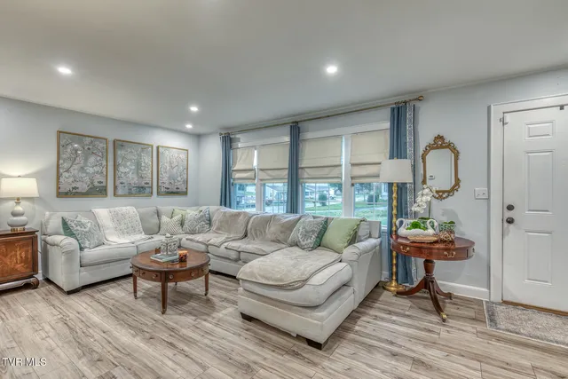 $385,000 | 501 Golf Course Drive, Elizabethton, TN 37643