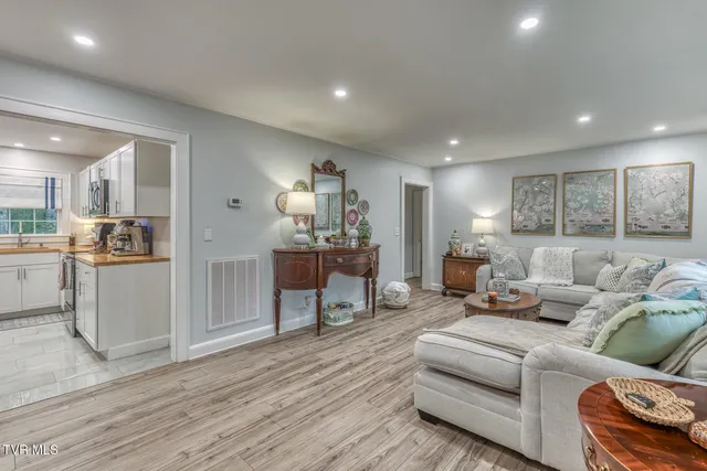 $385,000 | 501 Golf Course Drive, Elizabethton, TN 37643