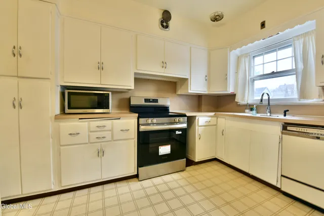 $345,000 | 194 South Main Avenue, Albany, NY 12208