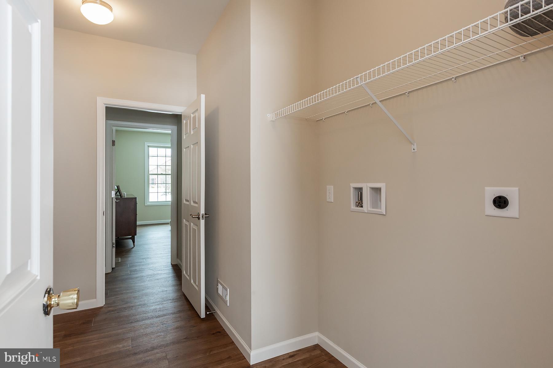 602 Greenbriar Path Cochranville, PA 19330 - Photo 22 of 41 Laundry / mudroom