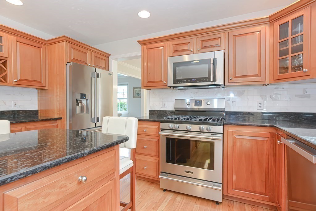 96 Juniper Road Holliston, MA 01746 - Photo 8 of 40 Gallery Image 8