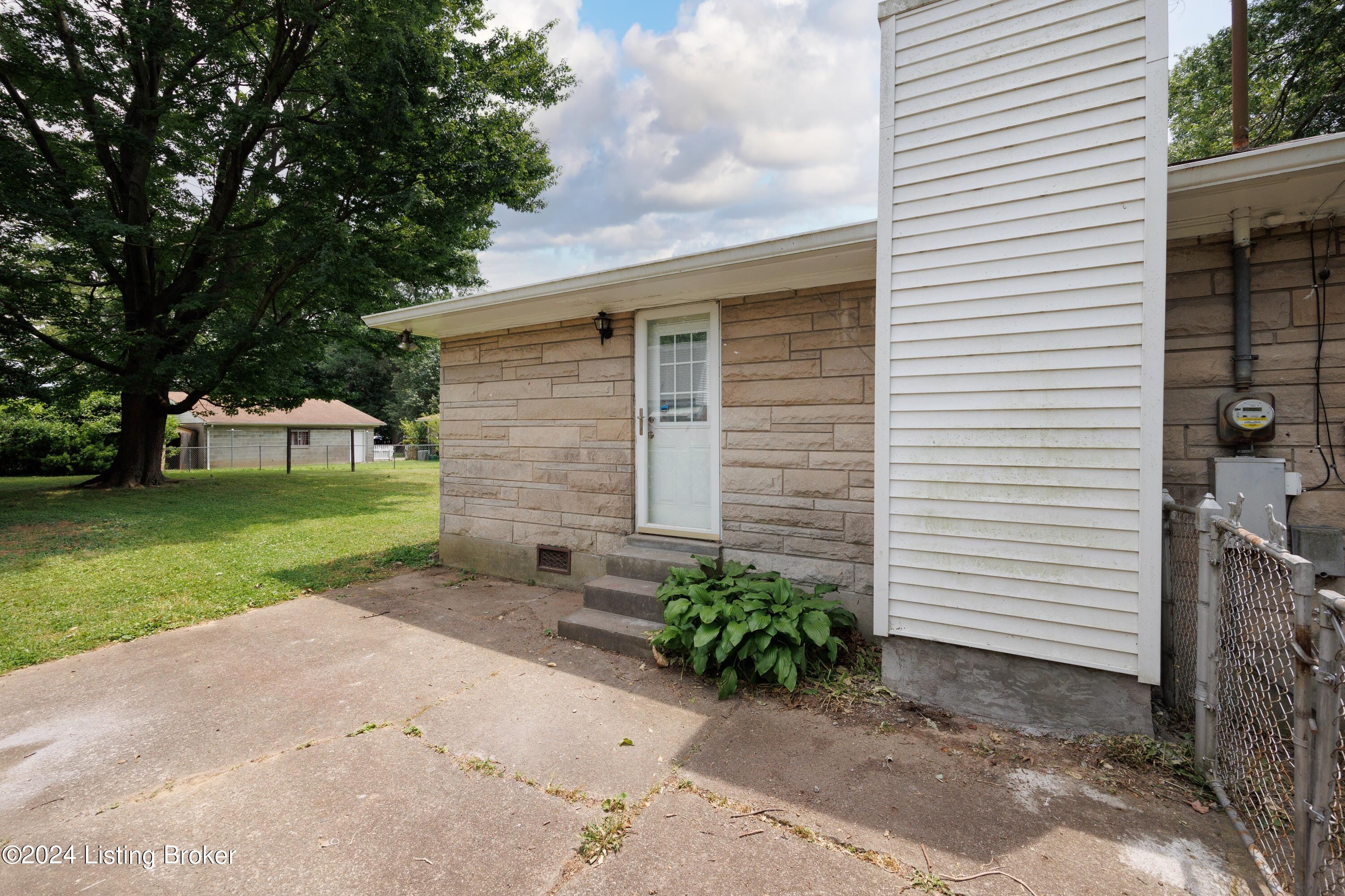 7815 Terry Road Louisville, KY 40258 - Photo 24 of 31 024