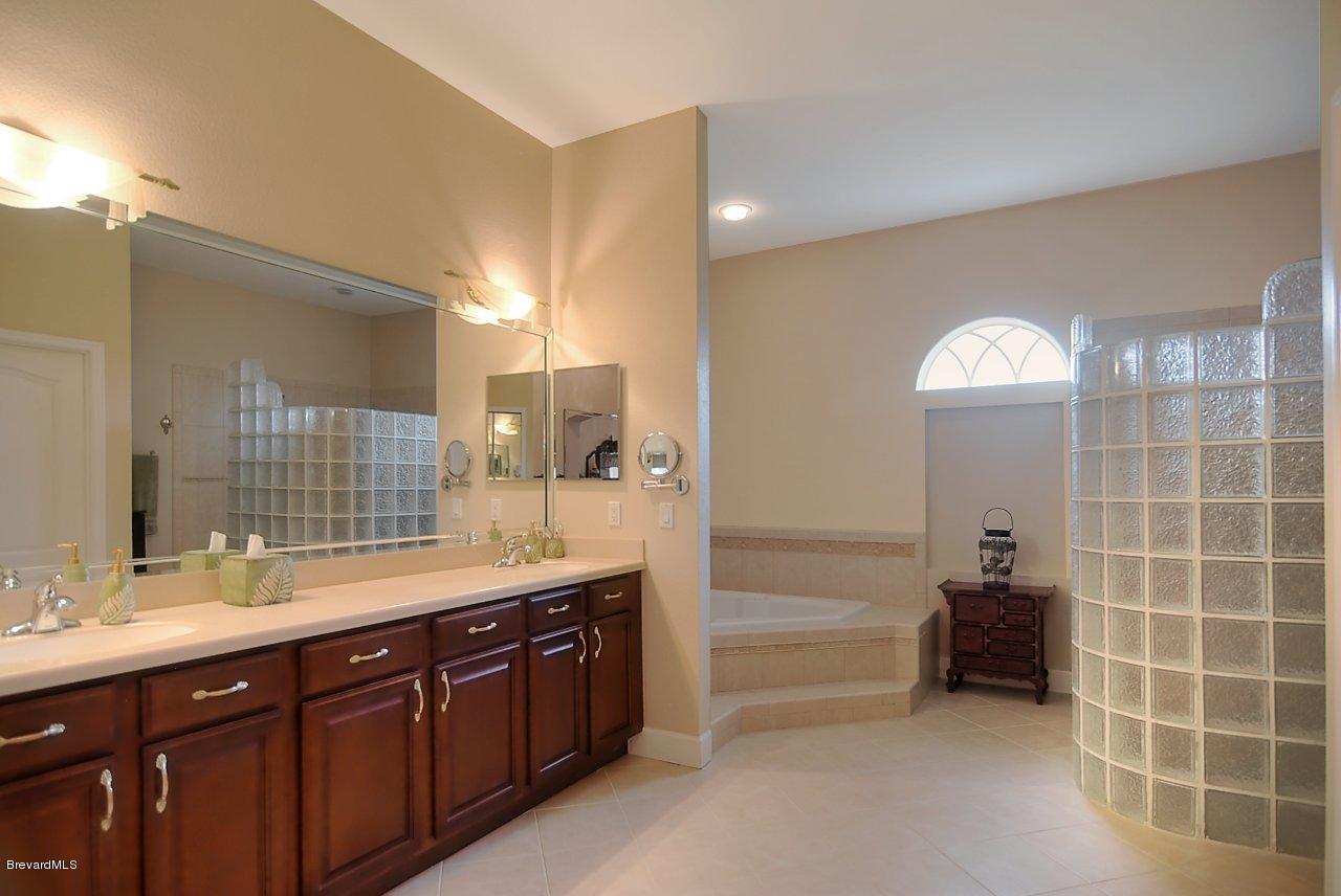 3199 Aurora Road Melbourne, FL 32934 - Photo 12 of 16 masterbath (2)