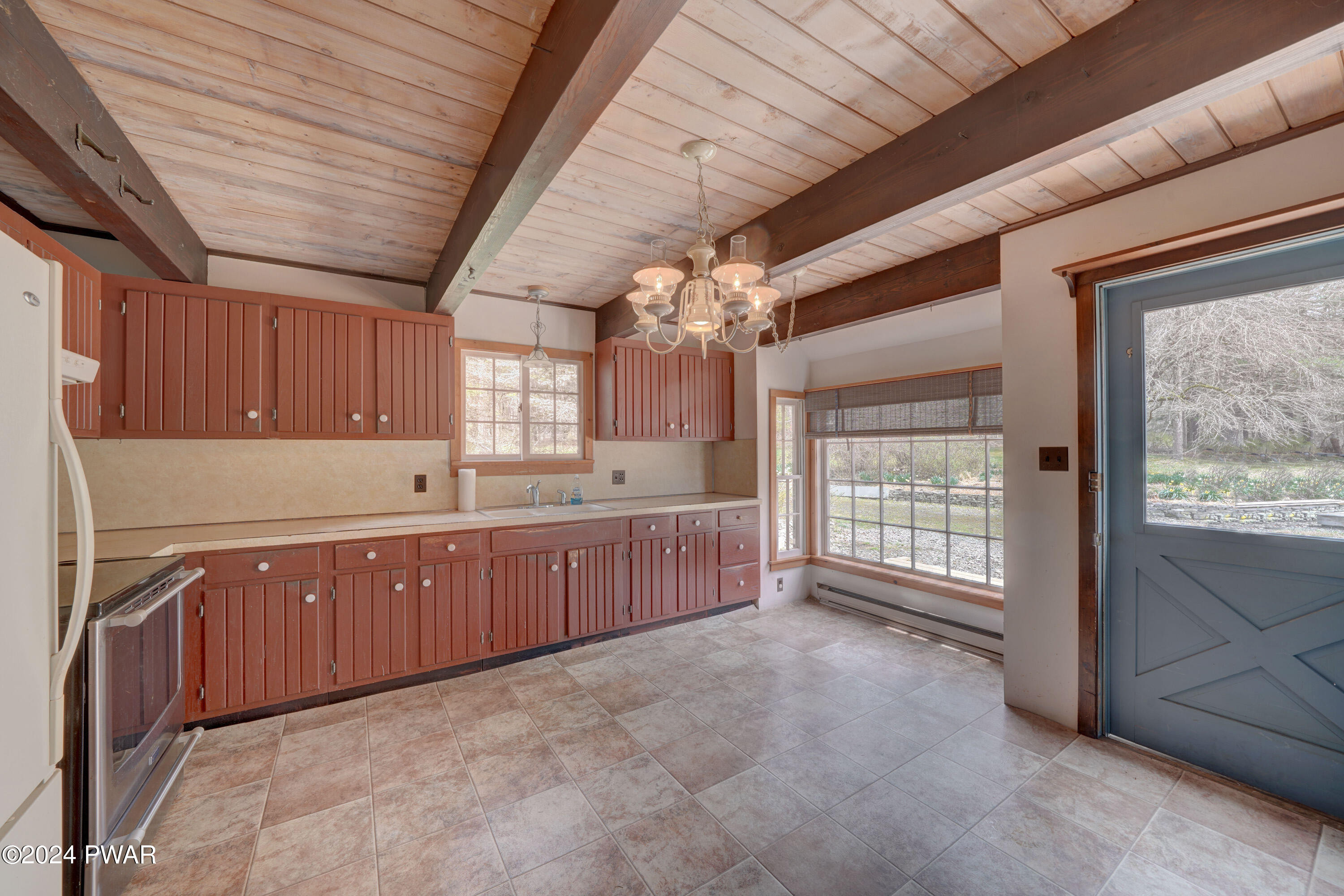 113 Hendricks Road Hawley, PA 18428 - Photo 8 of 31 Gallery Image 8