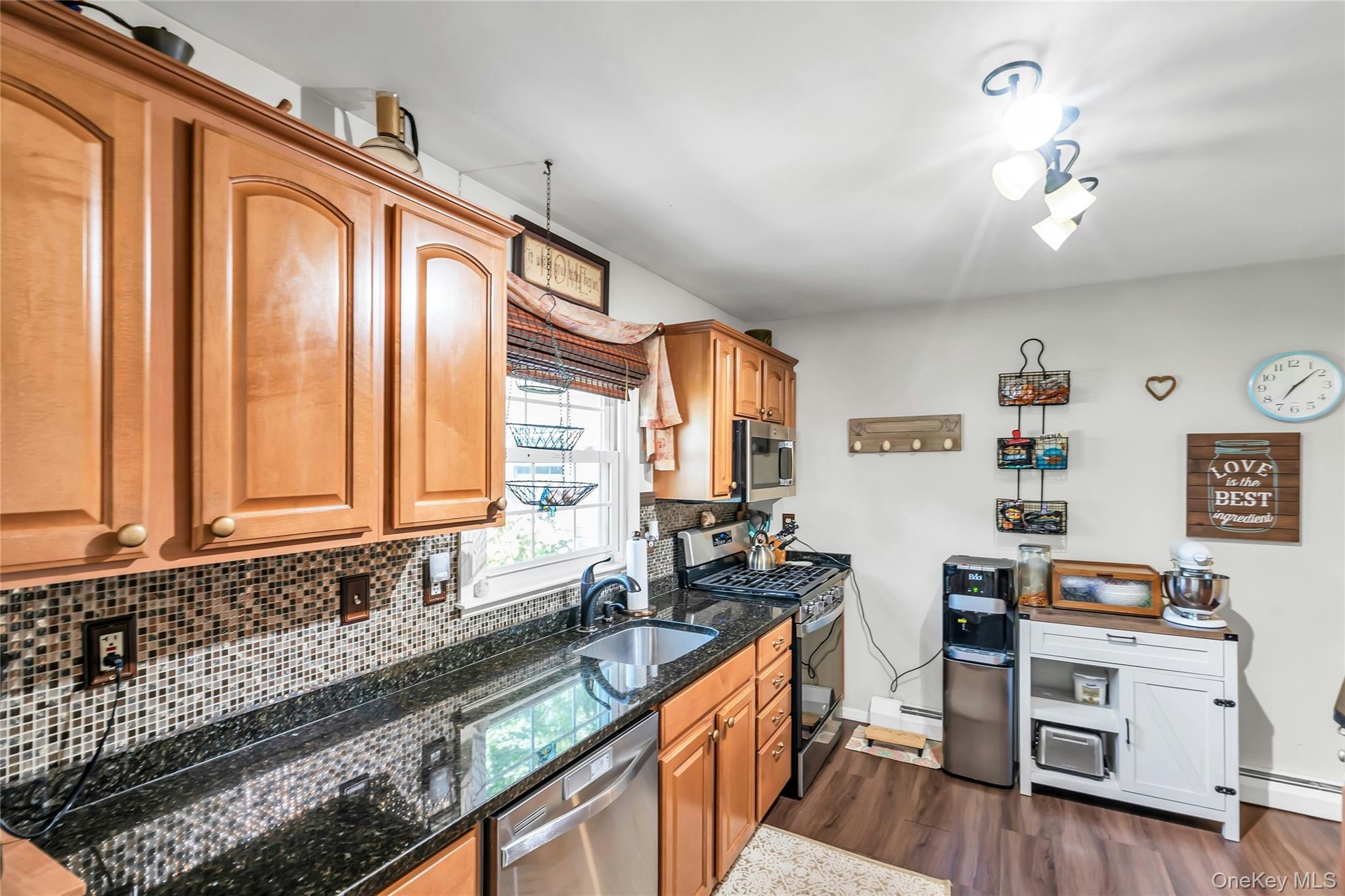 3 Lillian Road Nesconset, NY 11767 - Photo 10 of 38