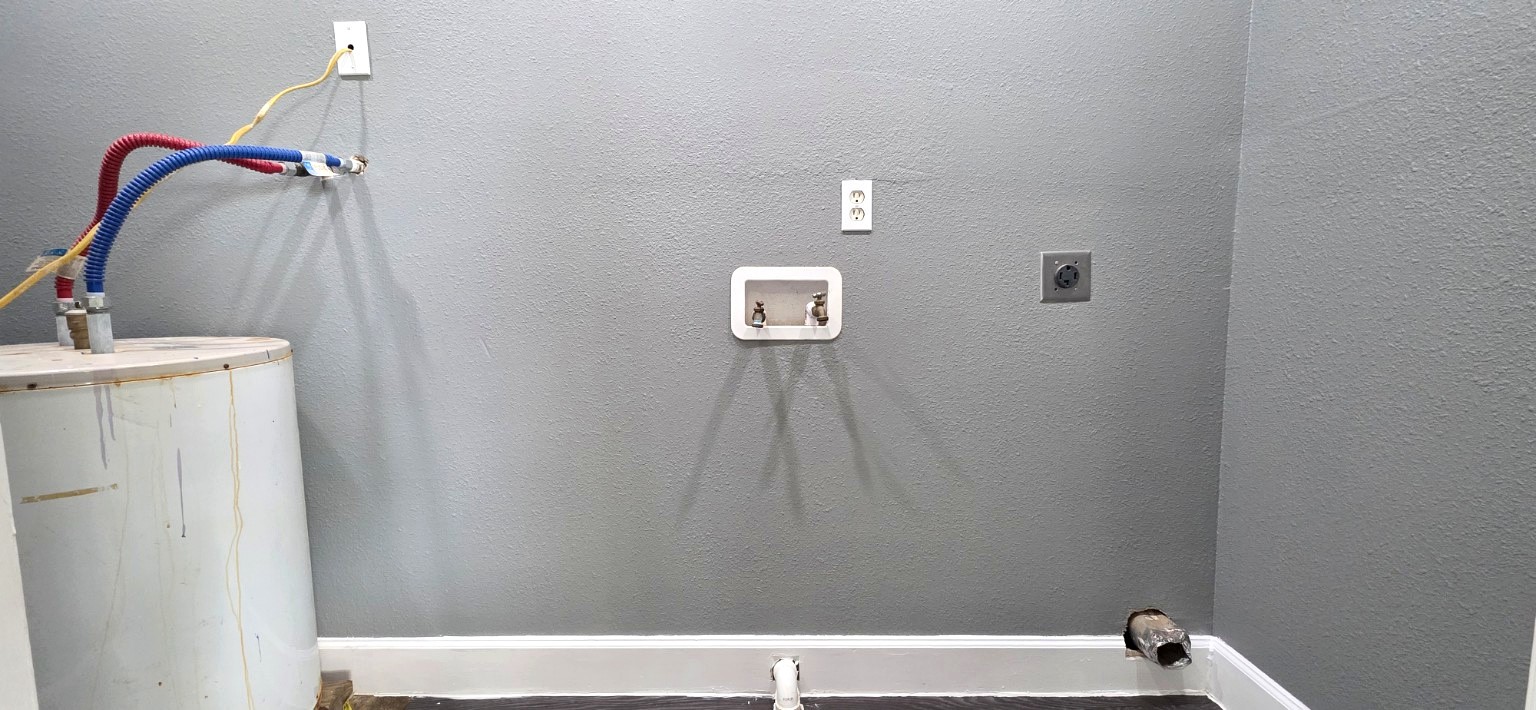 5701 County Road 288, Unit 7 Angleton, TX 77515 - Photo 18 of 21 Washer and dryer connections