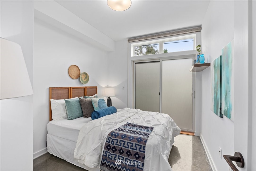 717 North 47th Street Seattle, WA 98103 - Photo 17 of 36