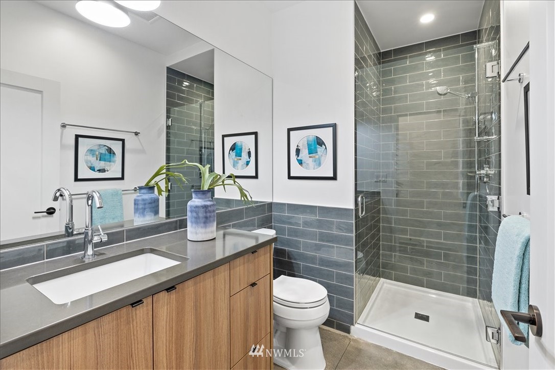 717 North 47th Street Seattle, WA 98103 - Photo 18 of 36