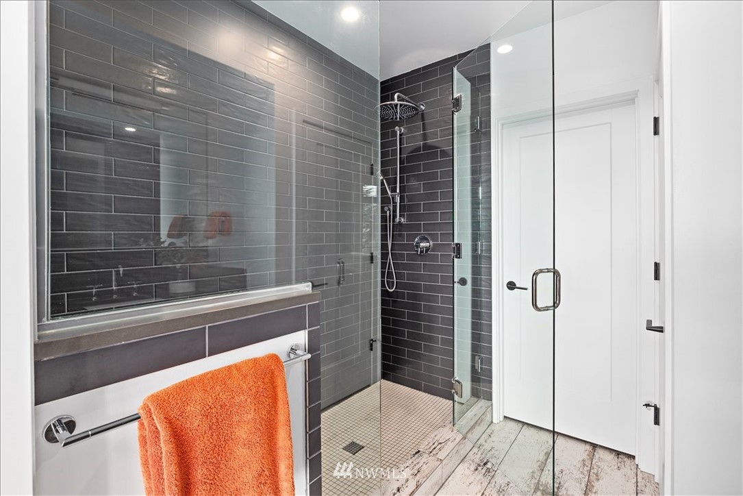 717 North 47th Street Seattle, WA 98103 - Photo 21 of 36