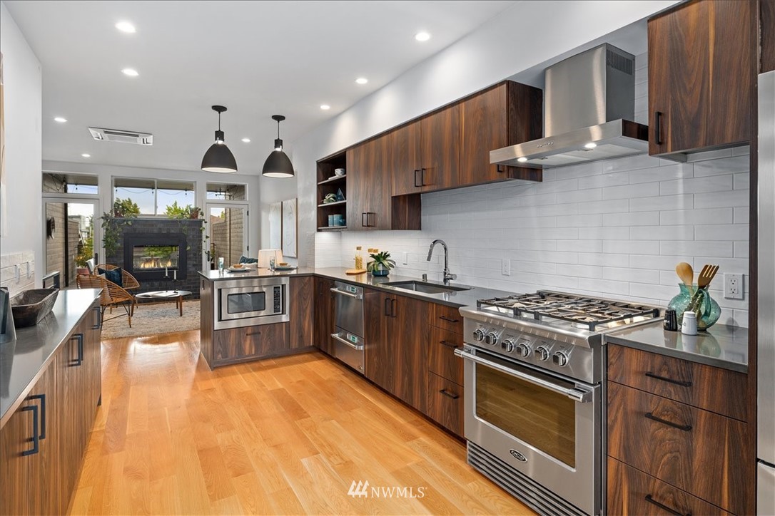 717 North 47th Street Seattle, WA 98103 - Photo 6 of 36