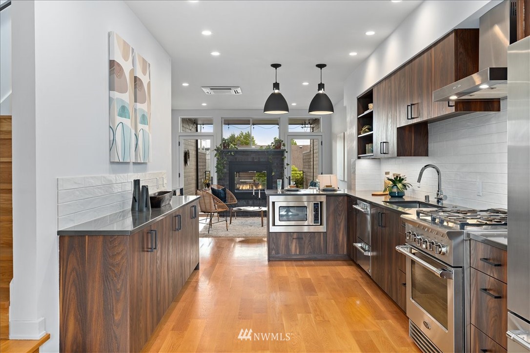 717 North 47th Street Seattle, WA 98103 - Photo 8 of 36