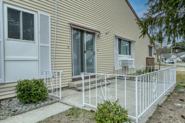 $214,900 | 1A Stonybrook Court, Unit B, Whiting, NJ 08759