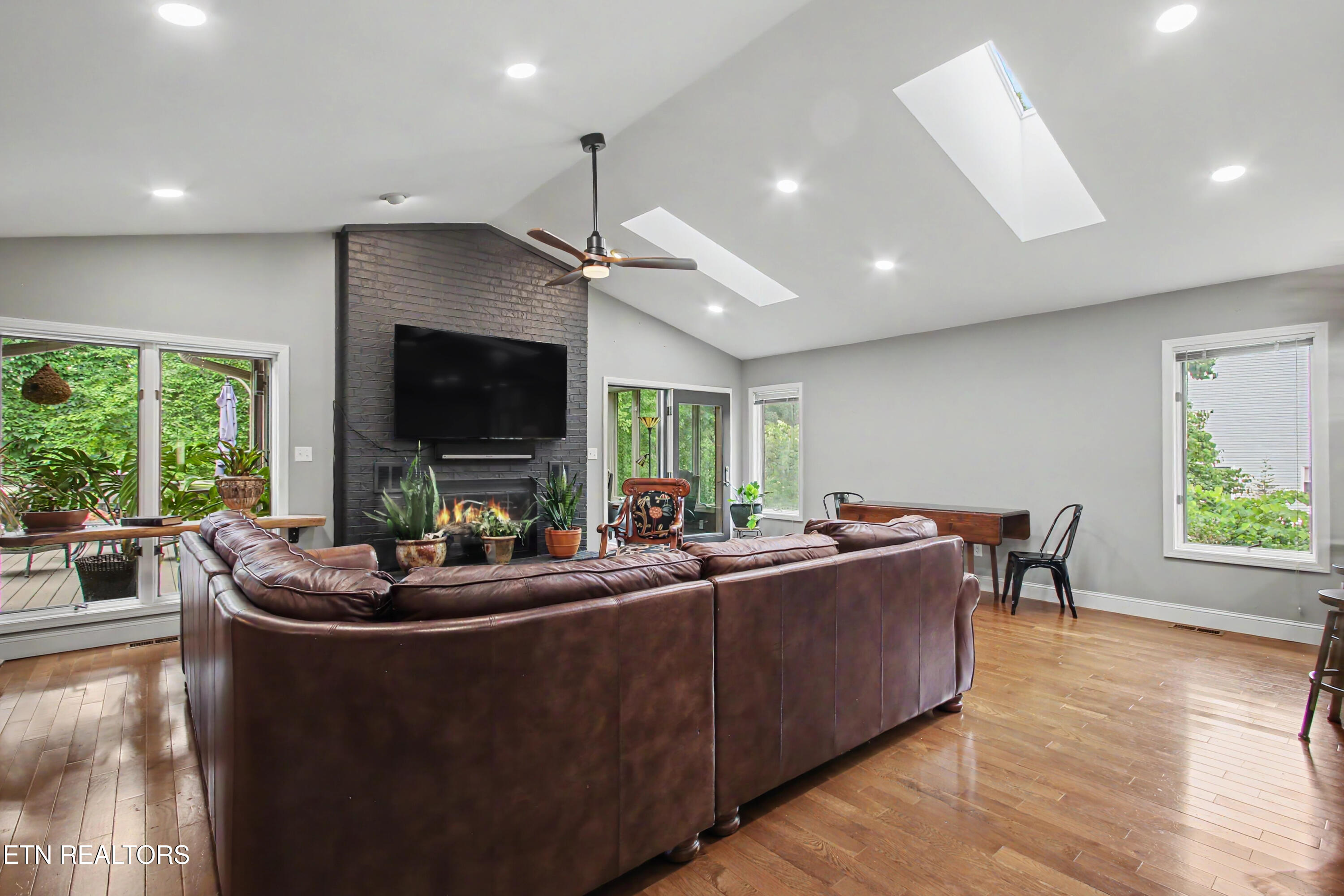131 Inata Circle Loudon, TN 37774 - Photo 7 of 52 IMG_3405