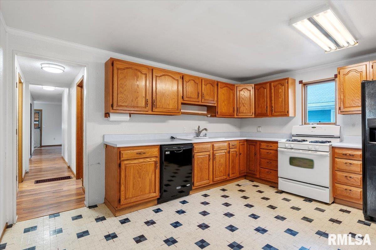 2073 North 22nd Street Springfield, IL 62702 - Photo 8 of 36