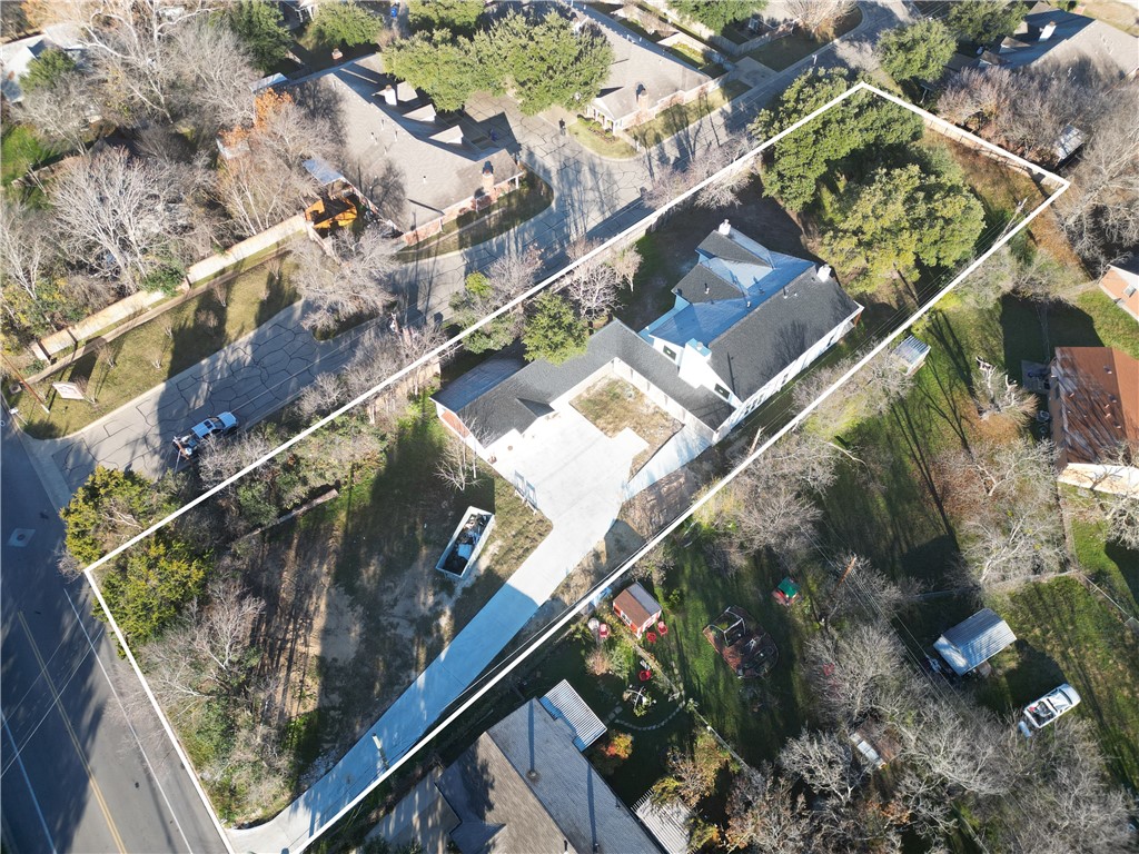 6701 Fish Pond Road Waco, TX 76710 - Photo 2 of 76