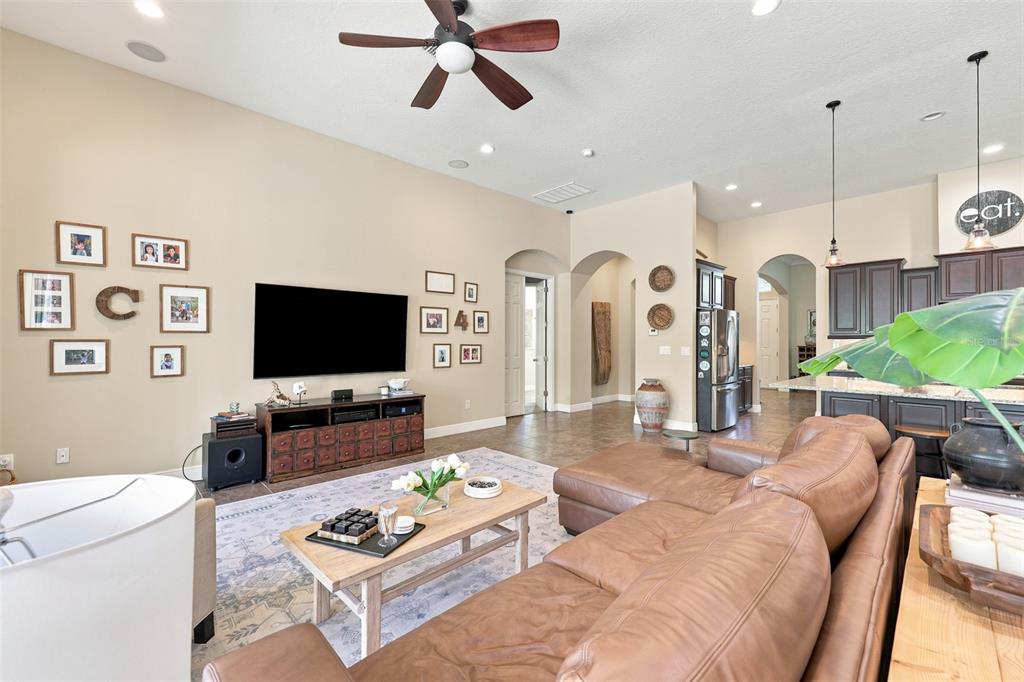 15512 Mossy Ridge Lane Lithia, FL 33547 - Photo 8 of 59