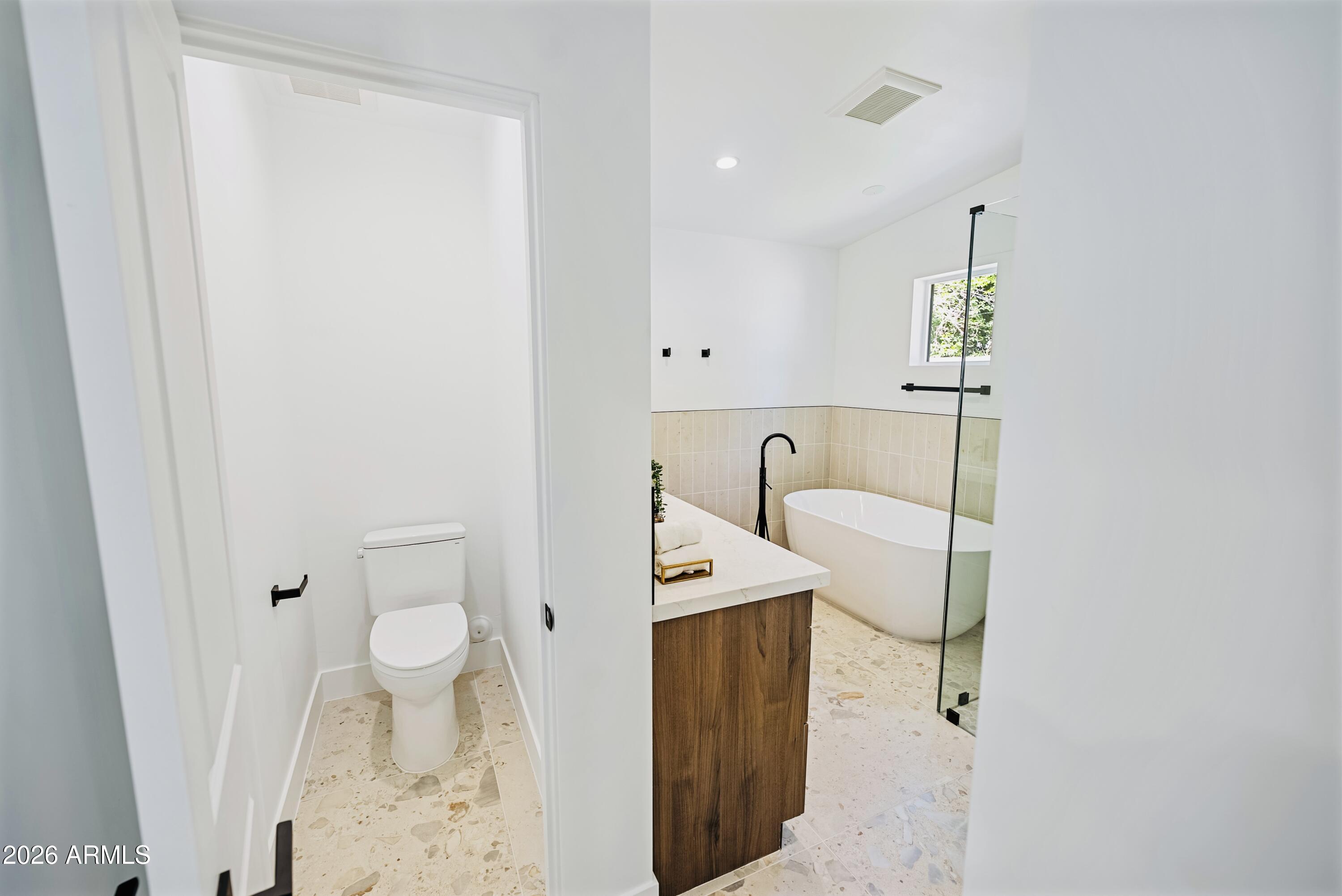 6830 North 10th Place Phoenix, AZ 85014 - Photo 14 of 38 Private Potty Room