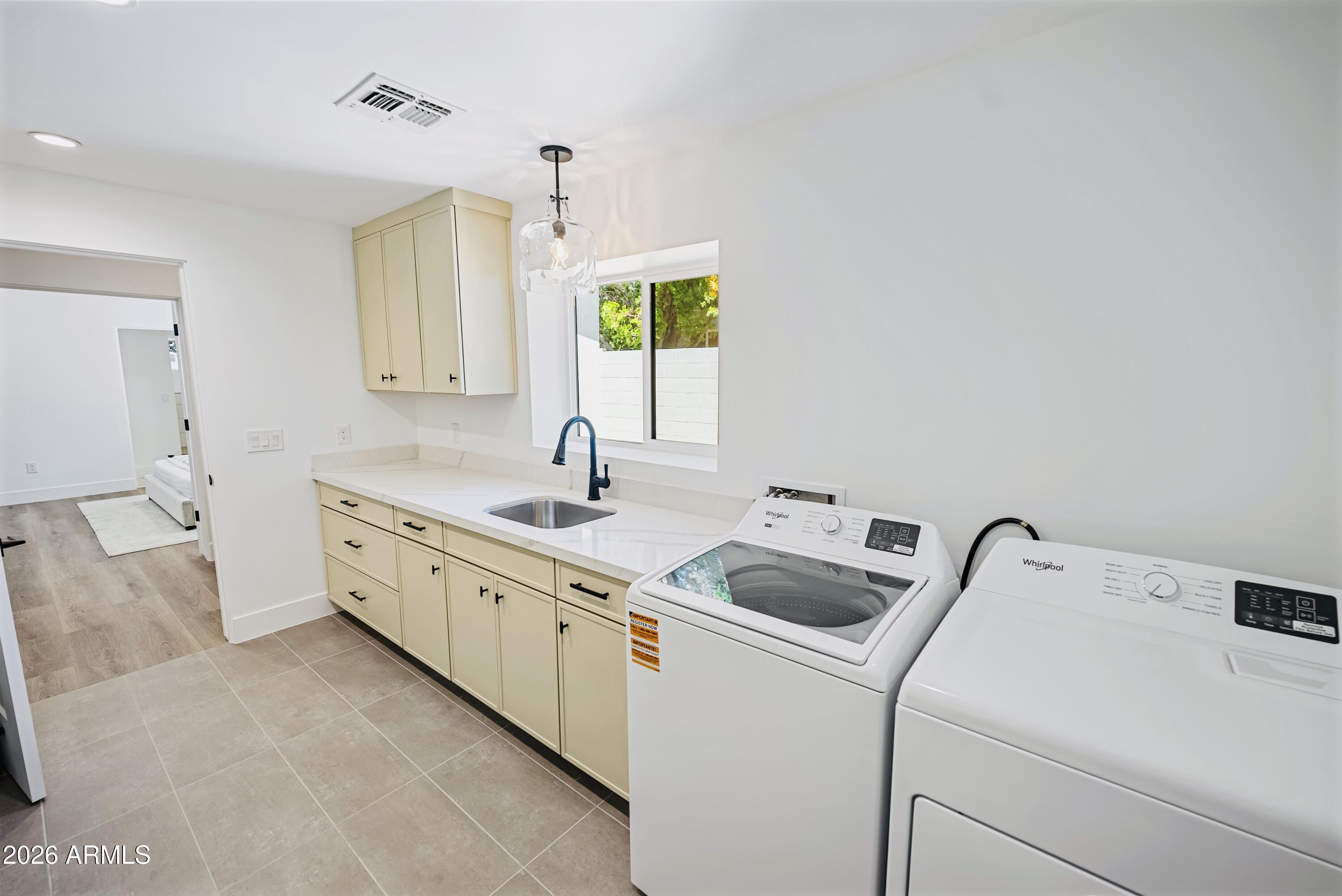 6830 North 10th Place Phoenix, AZ 85014 - Photo 29 of 38 New Washer and Dryer Included
