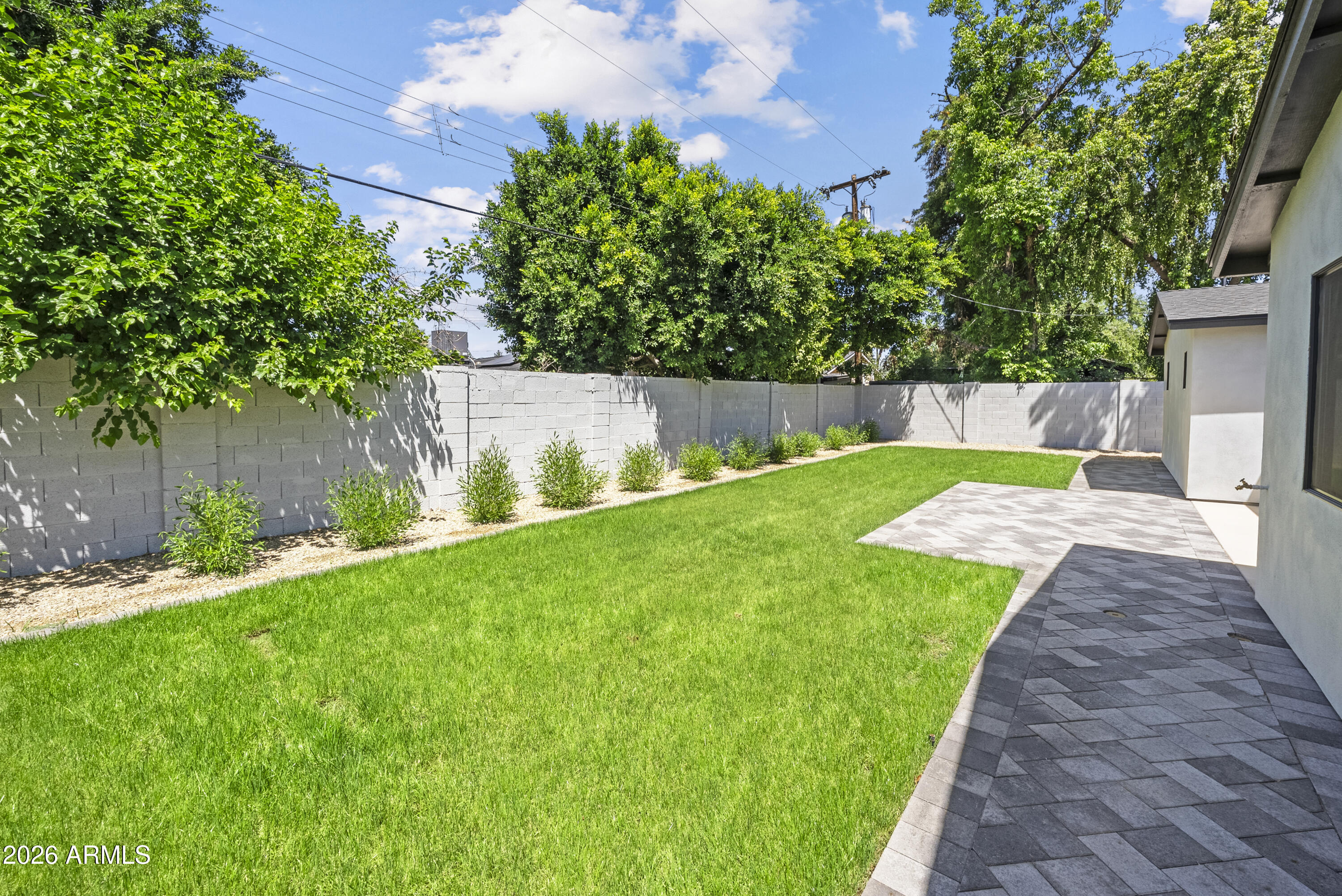 6830 North 10th Place Phoenix, AZ 85014 - Photo 31 of 38 Large Plush Backyard