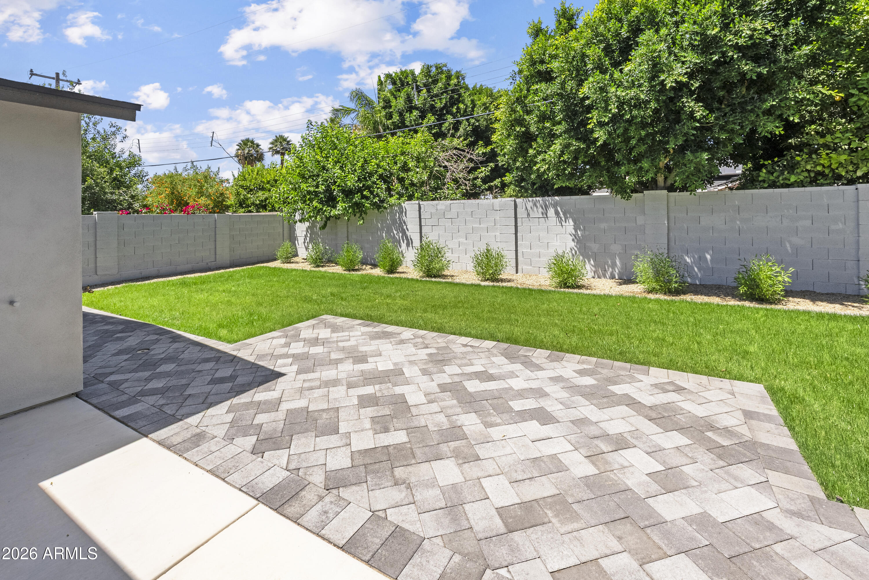 6830 North 10th Place Phoenix, AZ 85014 - Photo 32 of 38 Large Plush Backyard with Patio