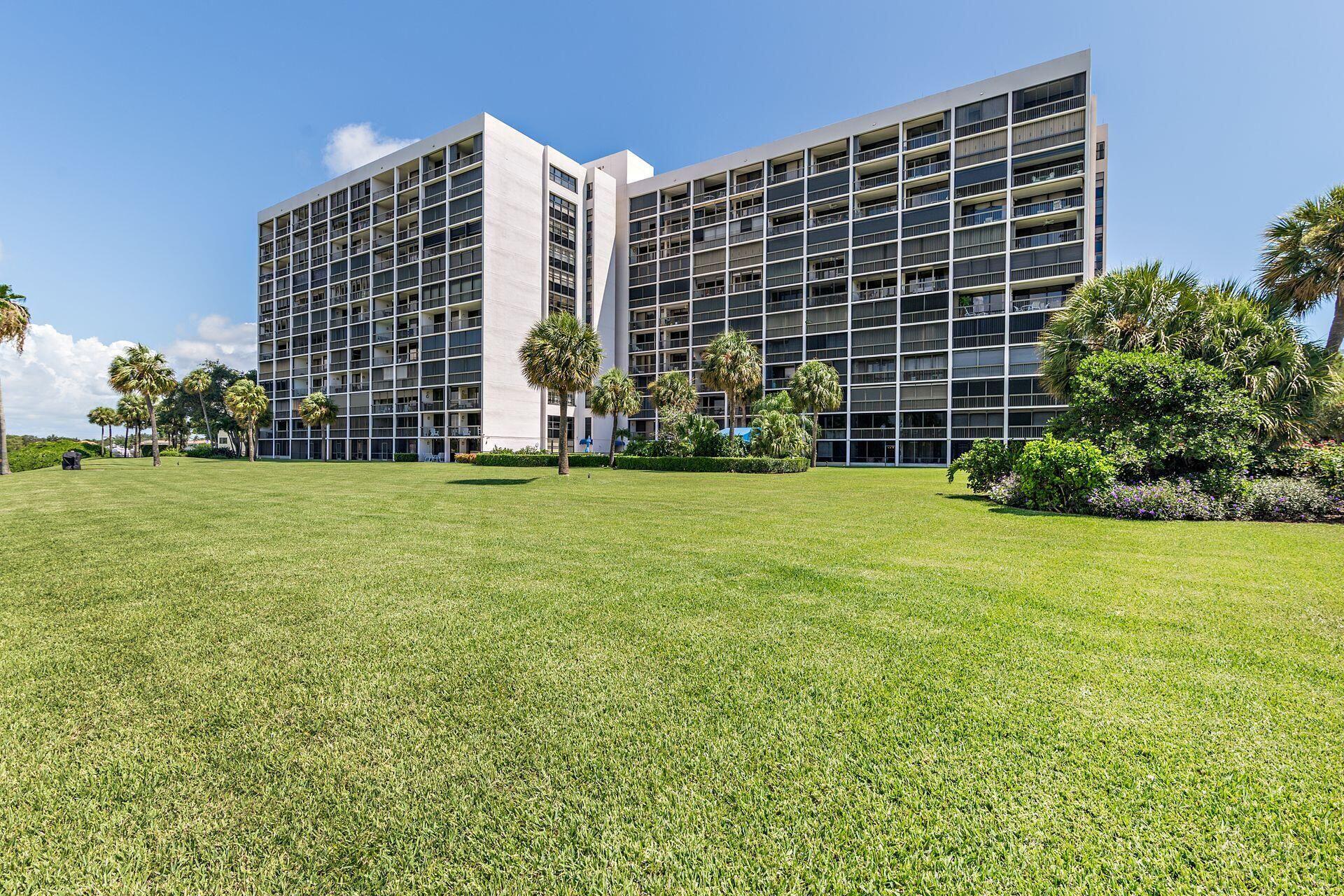 356 Golfview Road, Unit 204 North Palm Beach, FL 33408 - Photo 38 of 71 a view of a building with garden