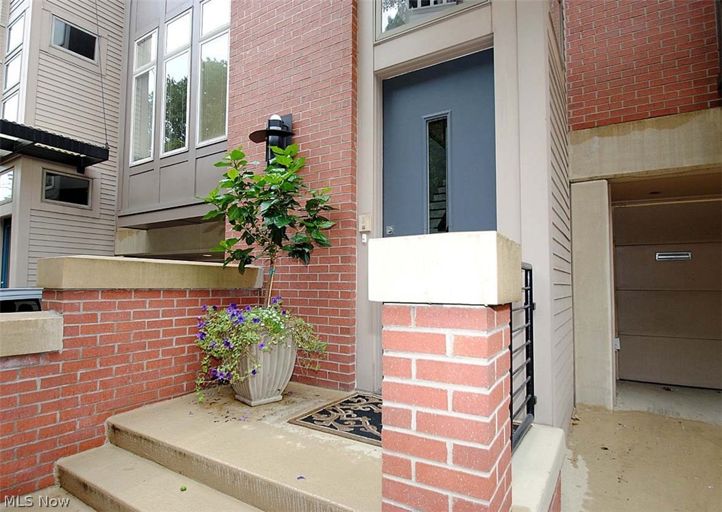2333 Edgehill Road Cleveland, OH 44106 - Photo 2 of 33 Gallery Image 2