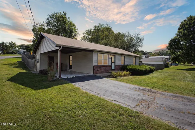 $2,100 | 3201 Buckingham Drive, Unit 50, Johnson City, TN 37604