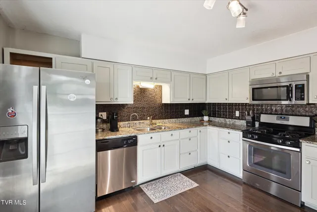 $2,100 | 3201 Buckingham Drive, Unit 50, Johnson City, TN 37604