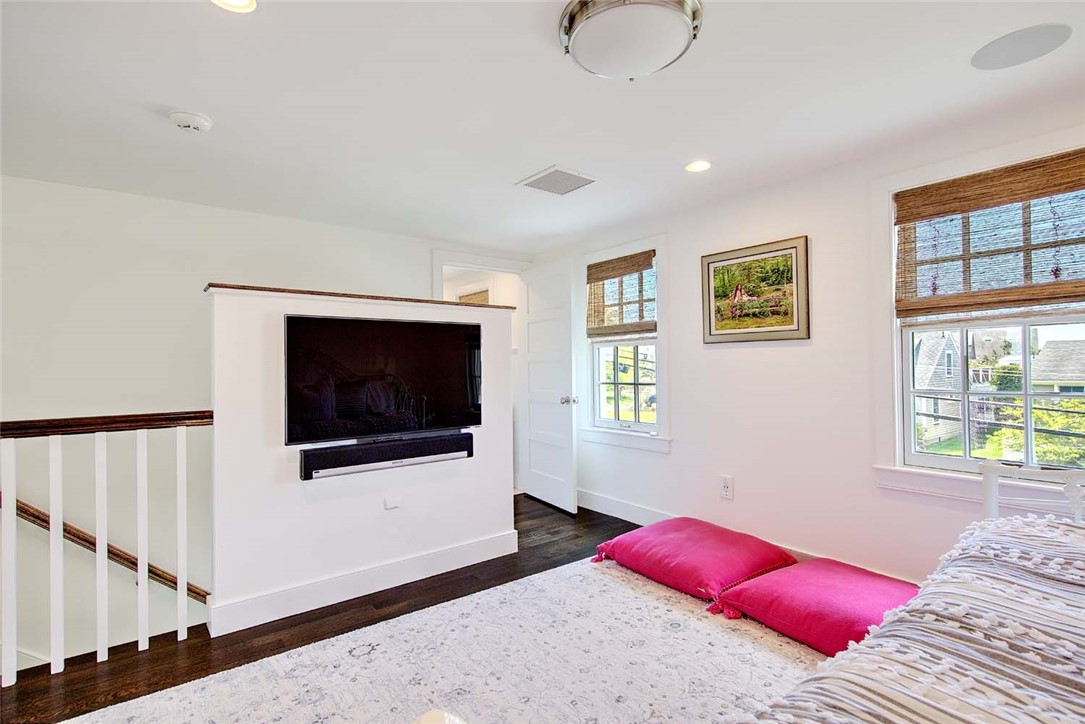 228 Bonnet Point Road Narragansett, RI 02882 - Photo 31 of 40