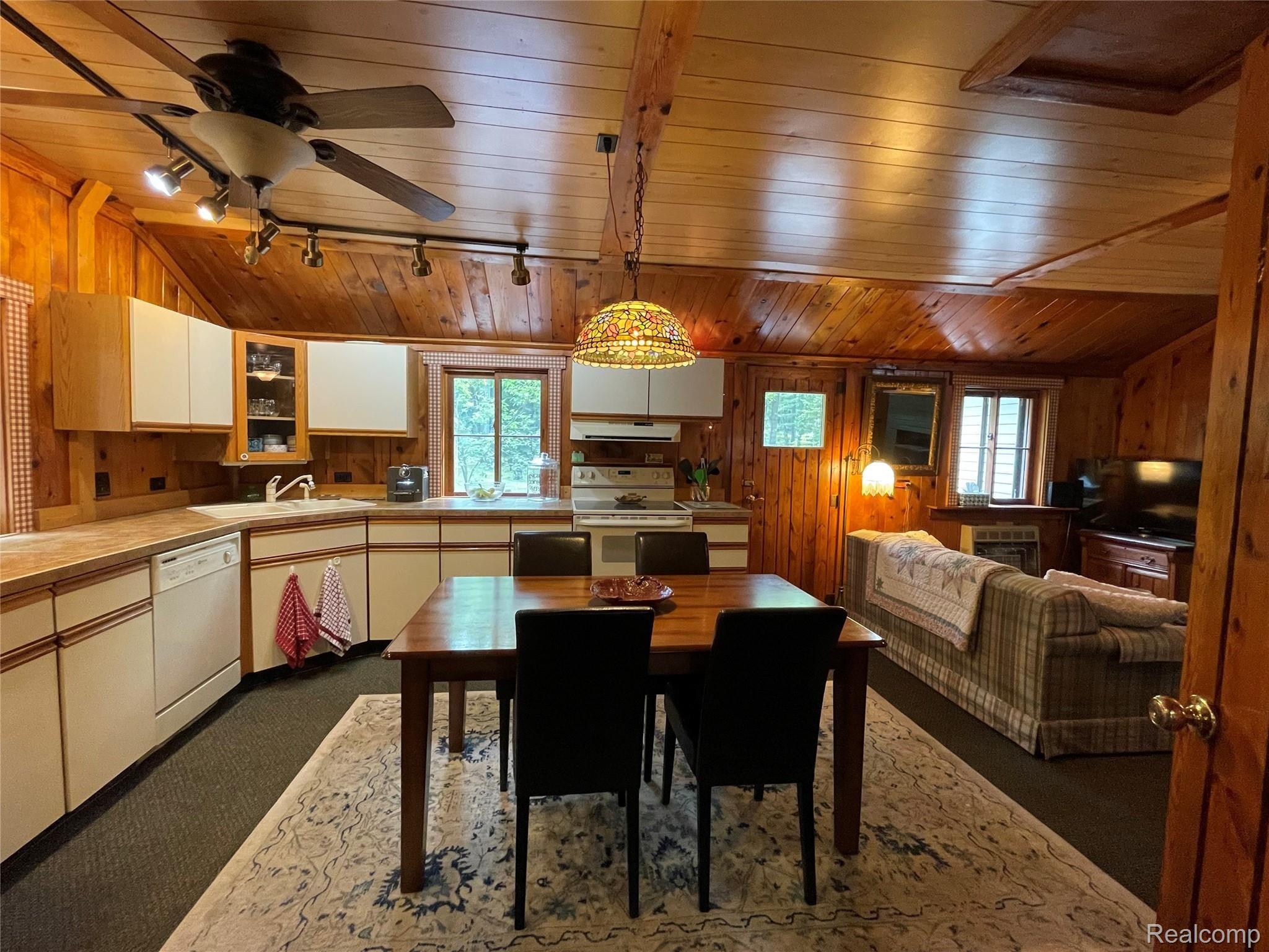 472 Dyer Road Rose City, MI 48654 - Photo 21 of 70 21.jpg