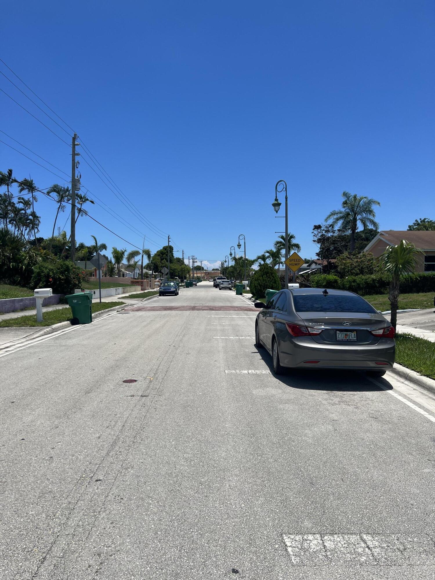 1075 West 26th Street Riviera Beach, FL 33404 - Photo 13 of 18 IMG-0457