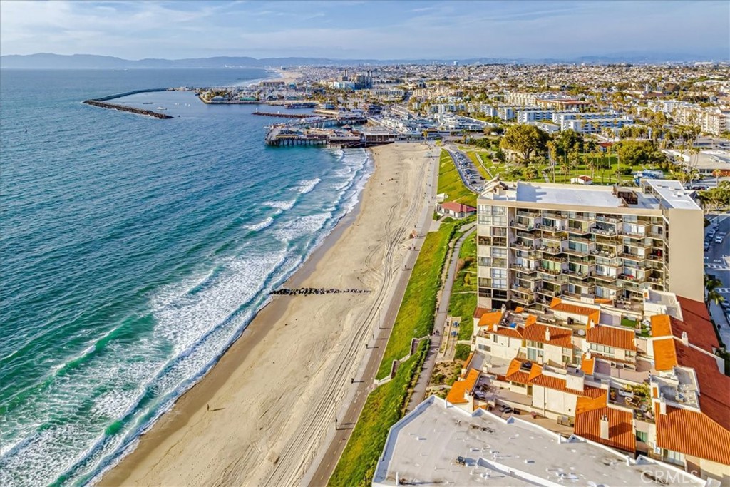 555 Esplanade, Unit 518 Redondo Beach, CA 90277 - Photo 8 of 73 a view of residential houses with outdoor space