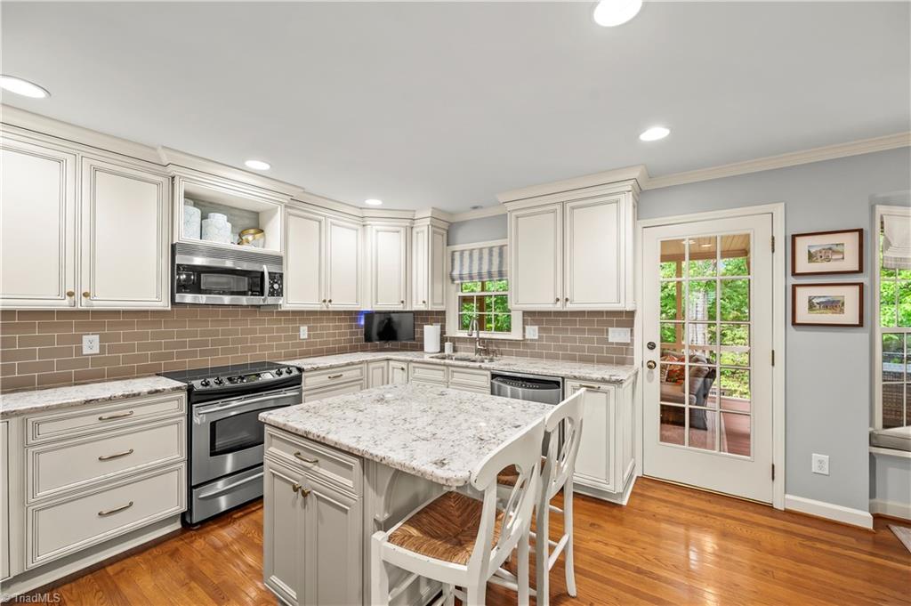 1000 Greenhurst Road Winston-Salem, NC 27104 - Photo 13 of 48 Dream kitchen that opens to the kitchen banquette and family room