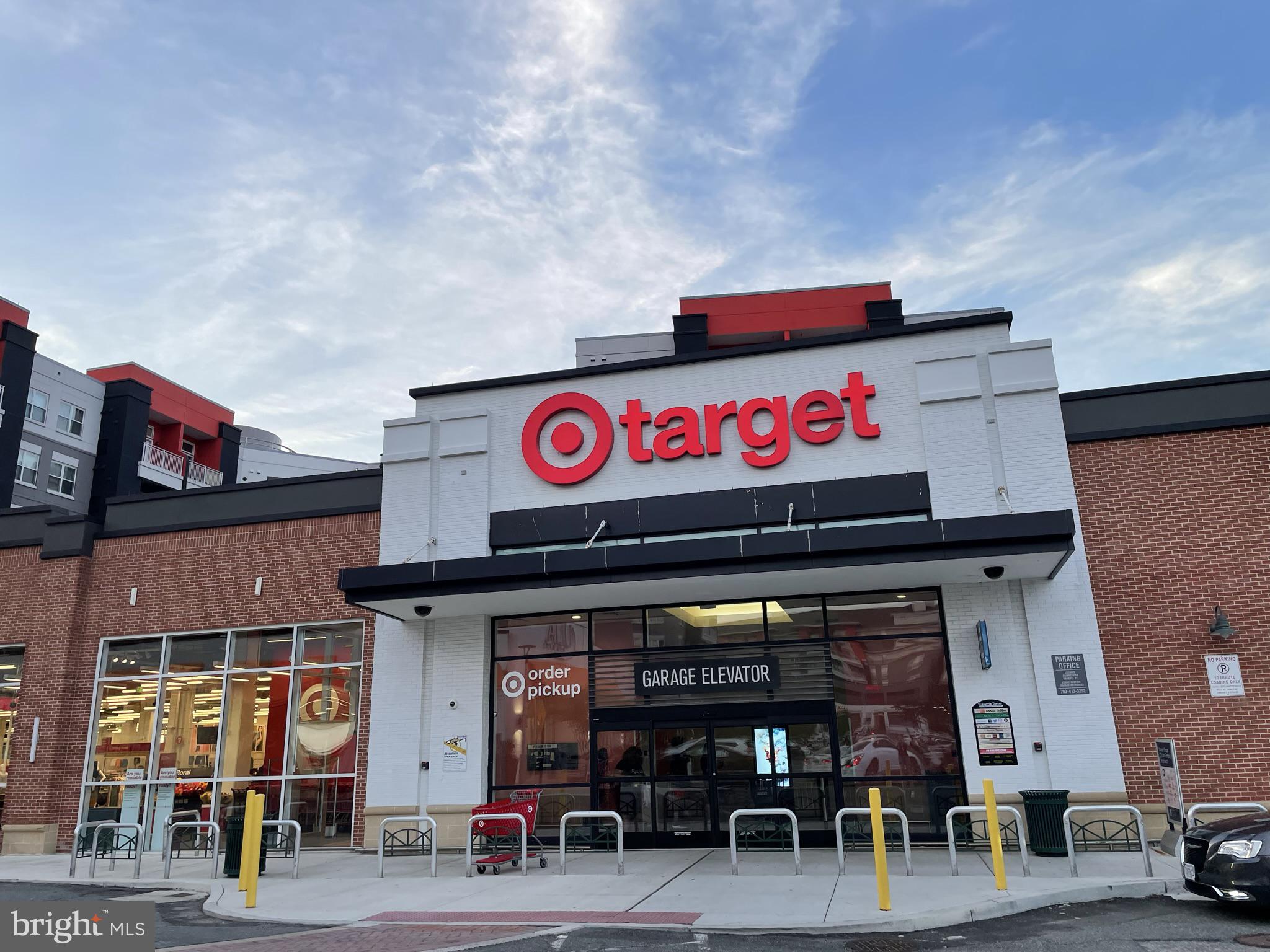 1200 South Arlington Ridge Road, Unit 408 Arlington, VA 22202 - Photo 28 of 32