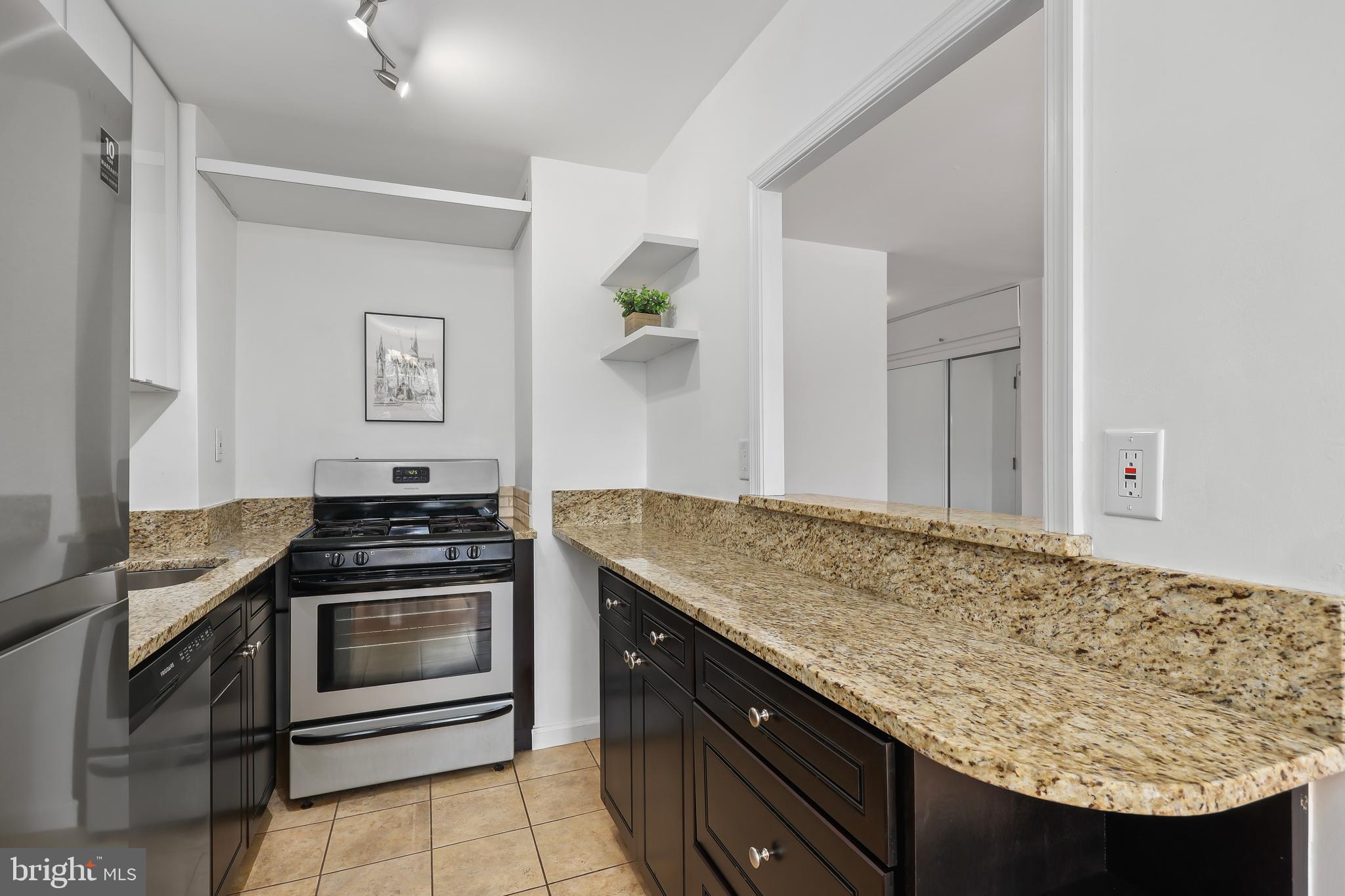 1200 South Arlington Ridge Road, Unit 408 Arlington, VA 22202 - Photo 10 of 32