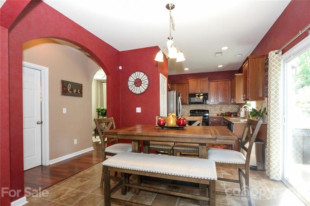 11128 Greenhead View Road Charlotte, NC 28262 - Photo 11 of 26 Gallery Image 11