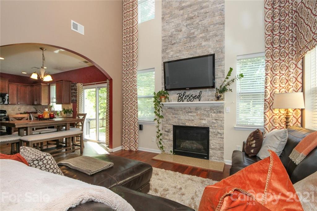 11128 Greenhead View Road Charlotte, NC 28262 - Photo 5 of 26 Gallery Image 5