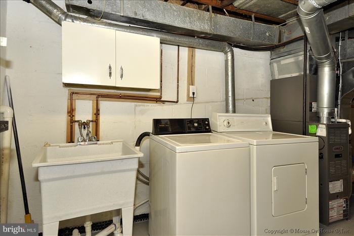10117 Greenock Road Silver Spring, MD 20901 - Photo 2 of 30 Interior (General)