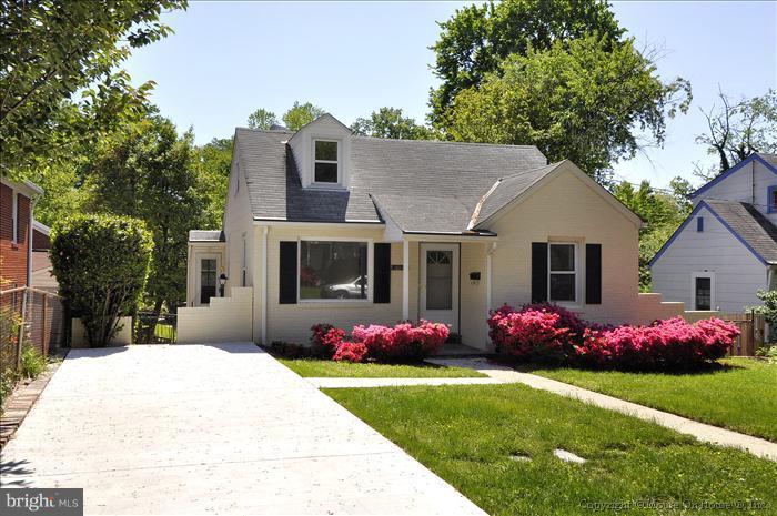 10117 Greenock Road Silver Spring, MD 20901 - Photo 14 of 30 Exterior (Front)