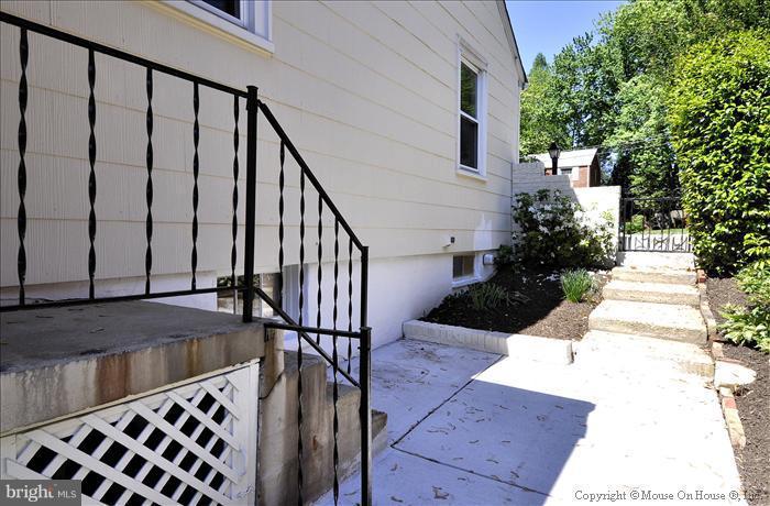 10117 Greenock Road Silver Spring, MD 20901 - Photo 18 of 30 Exterior (Rear)