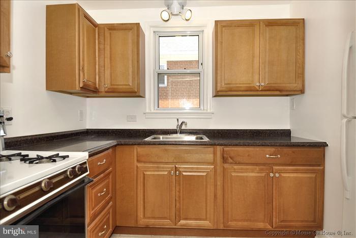 10117 Greenock Road Silver Spring, MD 20901 - Photo 27 of 30 Kitchen