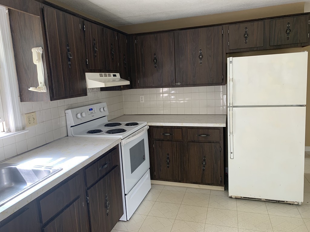 34 3rd Street, Unit B Webster, MA 01570 - Photo 3 of 12 Gallery Image 3