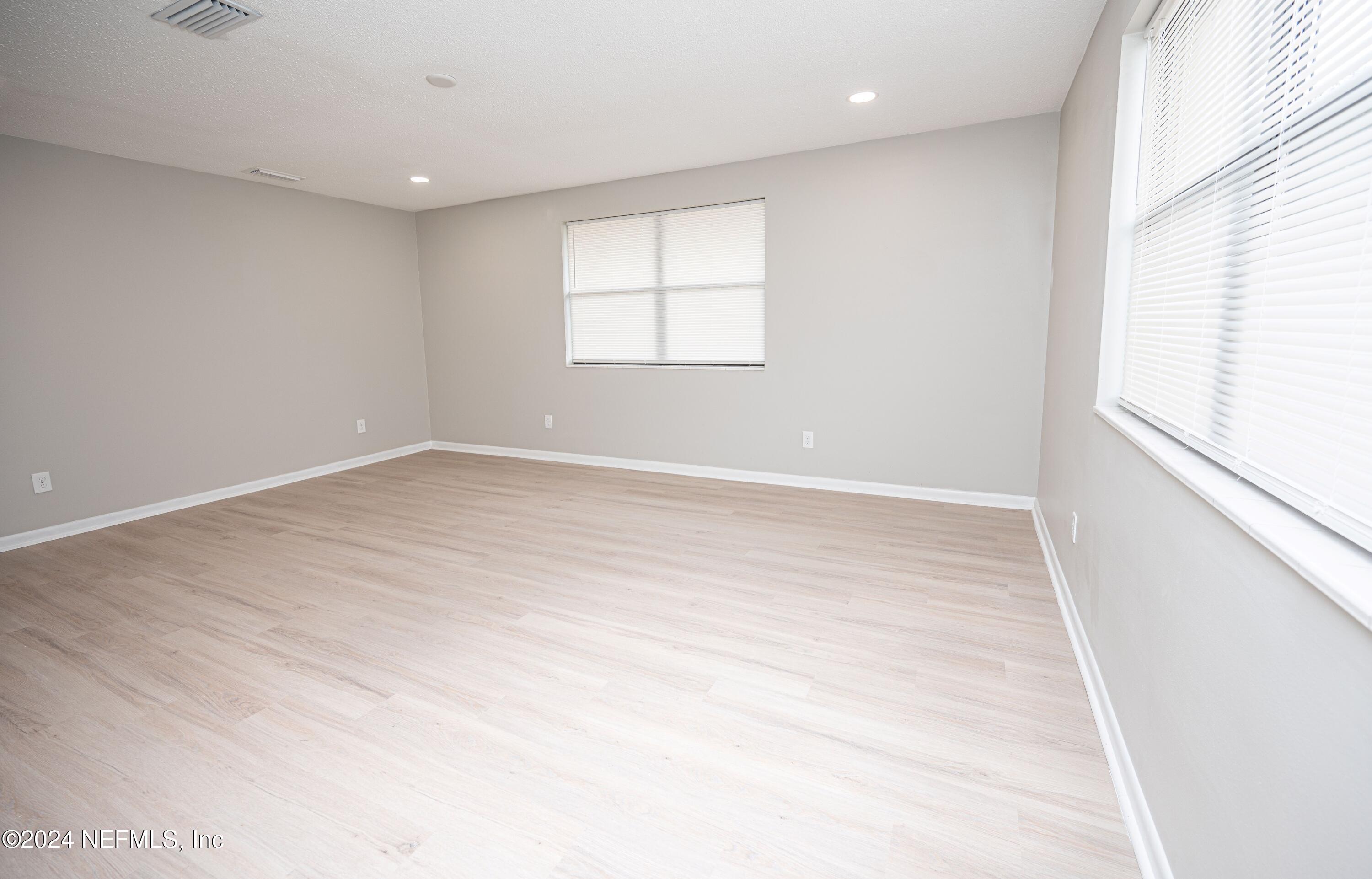 1195 Pecan Cove Jacksonville, FL 32221 - Photo 13 of 54 1150 Pecan Cove- pic 20