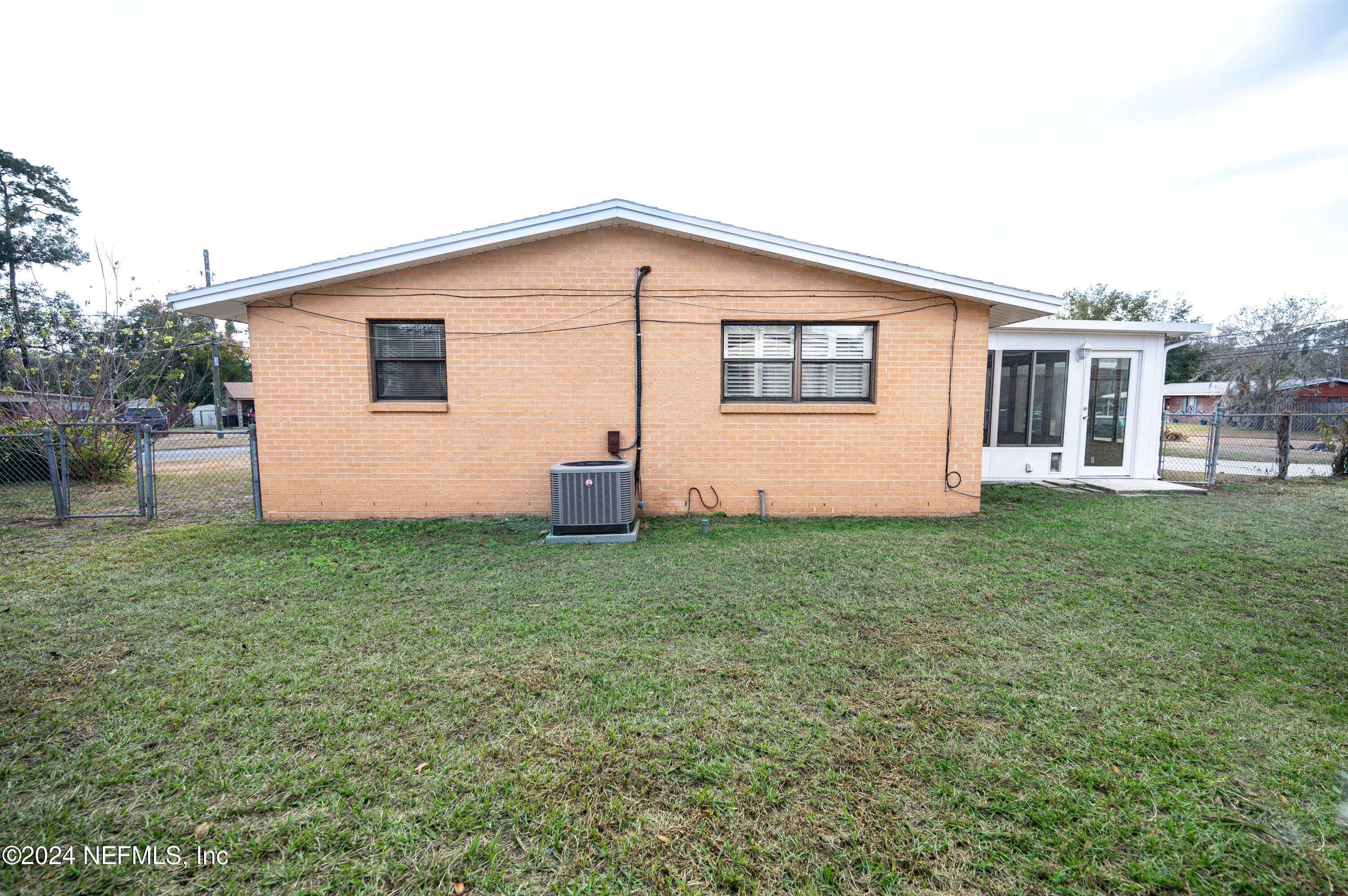1195 Pecan Cove Jacksonville, FL 32221 - Photo 7 of 54 1150 Pecan Cove- pic 11