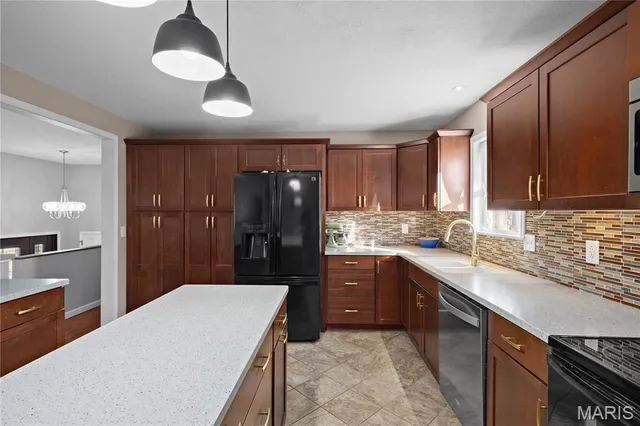 $279,400 | 324 Breckenridge Drive, Belleville, IL 62221