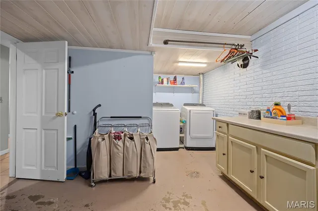 $279,400 | 324 Breckenridge Drive, Belleville, IL 62221