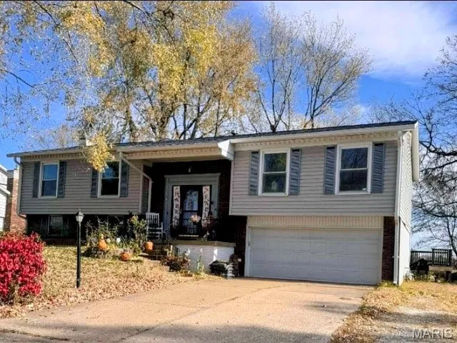 $279,400 | 324 Breckenridge Drive, Belleville, IL 62221